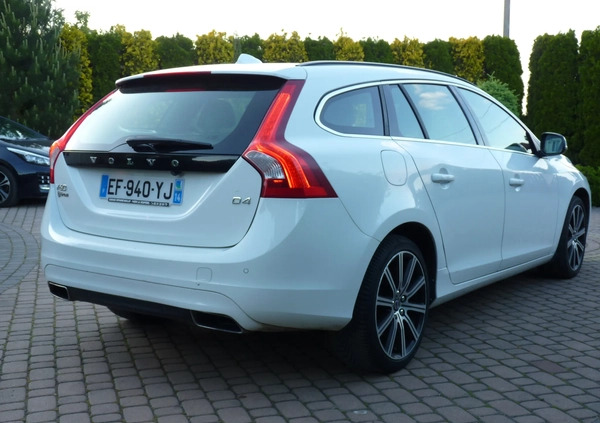 Volvo V60 cena 44500 przebieg: 299900, rok produkcji 2016 z Kraśnik małe 106